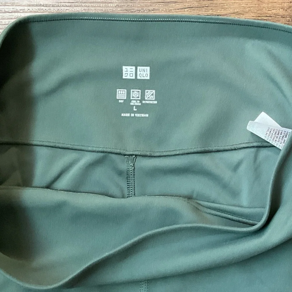 Uniqlo Women’s Leggings - Picture 2 of 9